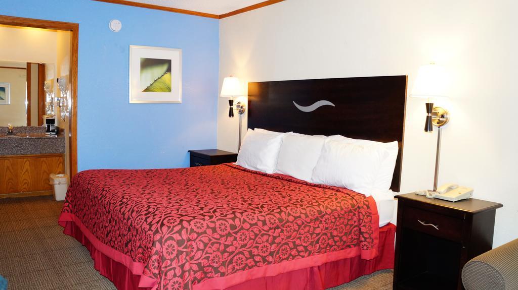 Days Inn Kansas City-Worlds Of Fun ภายนอก รูปภาพ