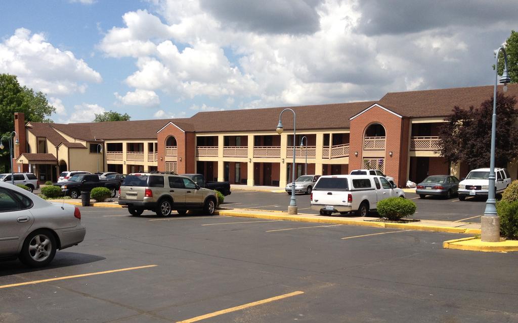 Days Inn Kansas City-Worlds Of Fun ภายนอก รูปภาพ