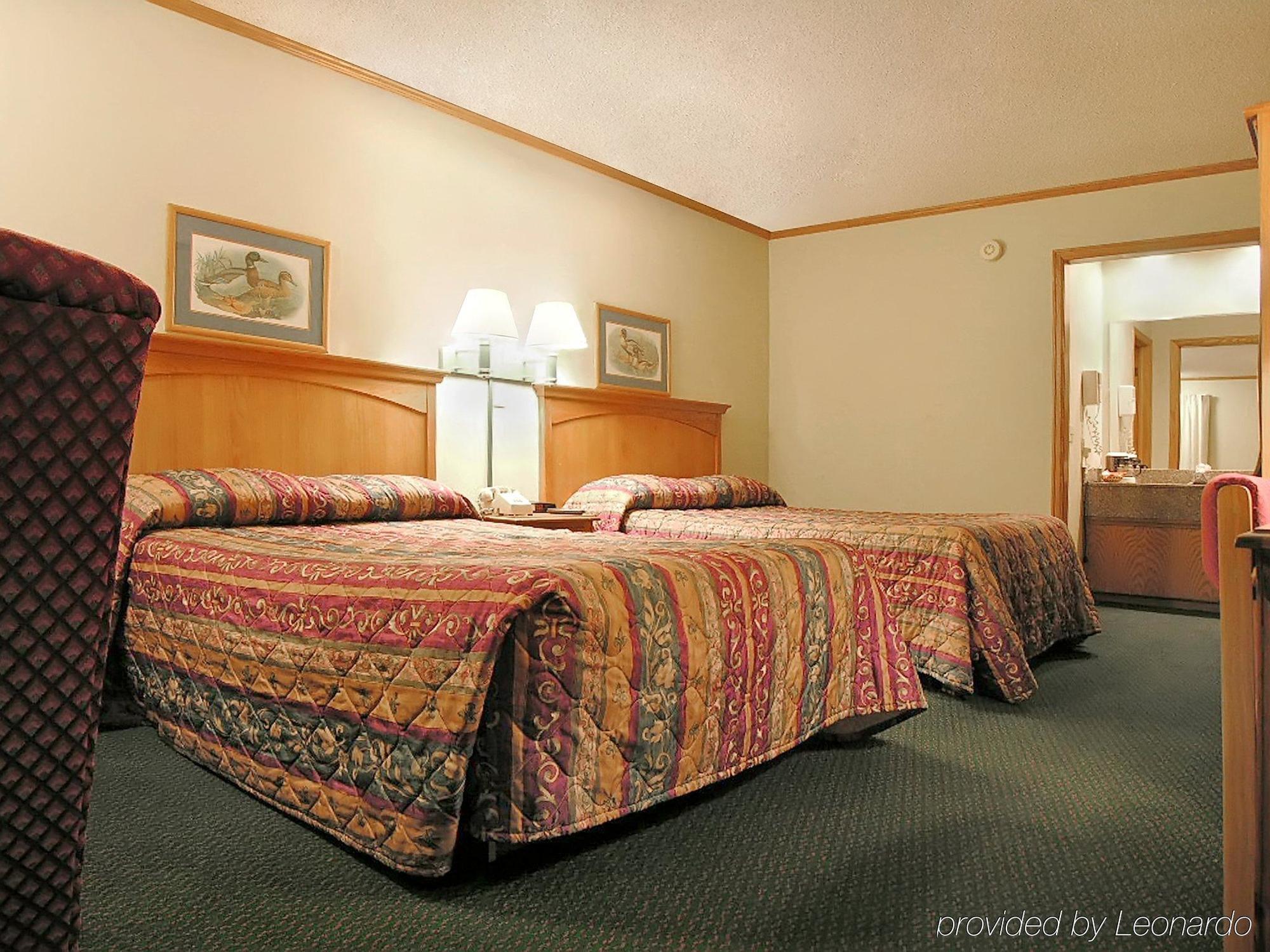 Days Inn Kansas City-Worlds Of Fun ภายนอก รูปภาพ