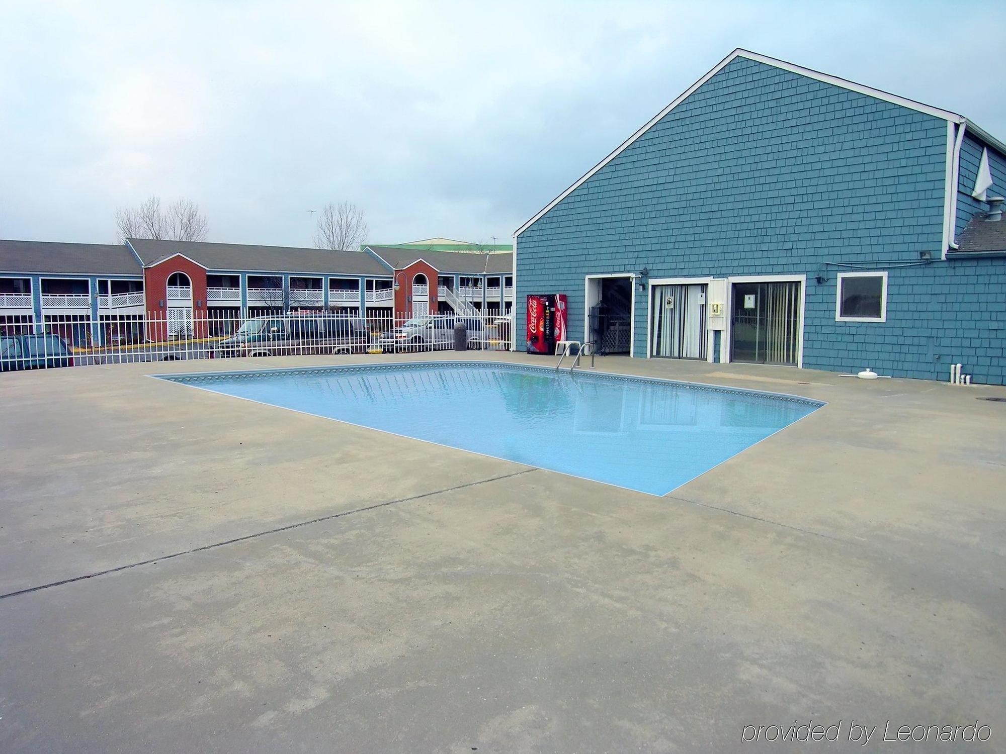 Days Inn Kansas City-Worlds Of Fun ภายนอก รูปภาพ